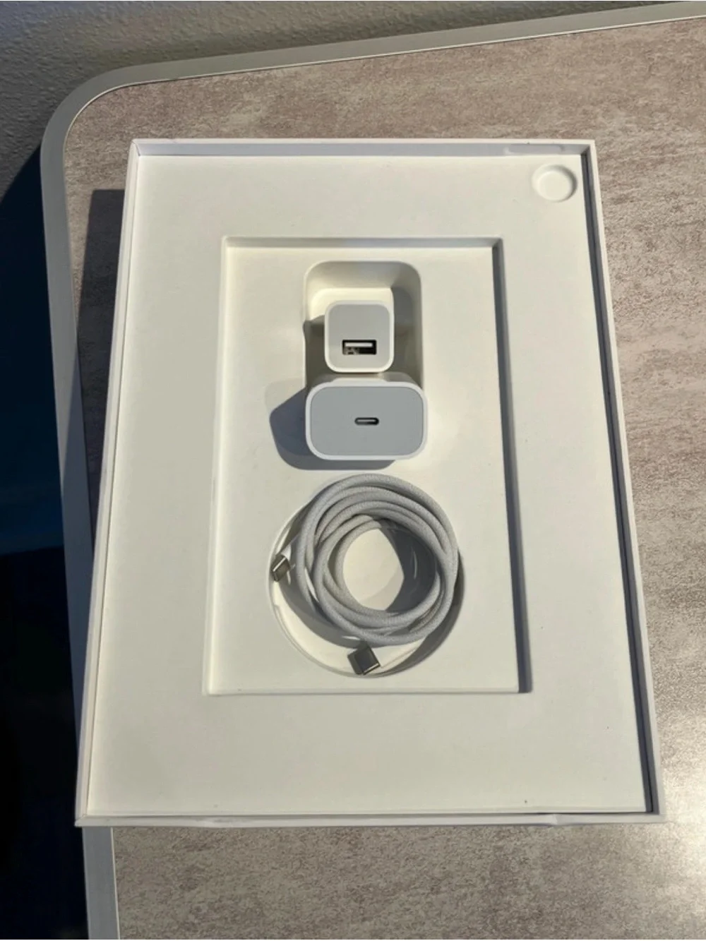 iPad Air M3 Wifi 11-in, with original box, original charger kit, extra USB port